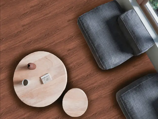 Piso SPC MF-21 para interior, MF Design — Piso SPC con lámina de impresión digital color caoba claro con acabado tipo madera