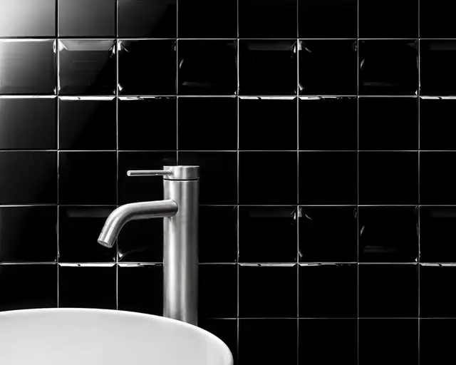 Mosaico para piso y muro, interior/exterior, MF Design — MOSAICOS BLACK Mosaico de piezas cuadradas totalmente negras, de acabado uniforme y elegante Incluye soporte…
