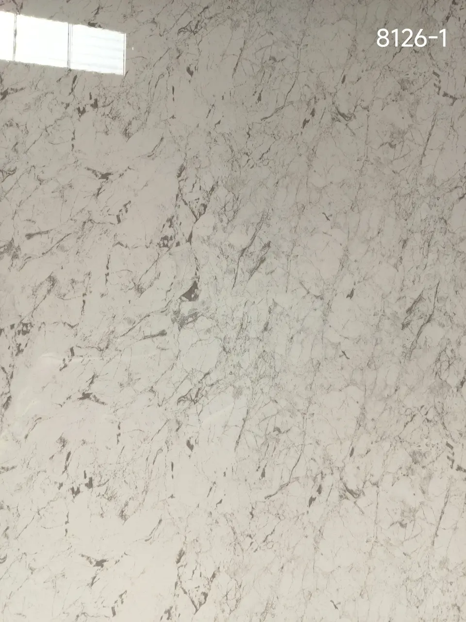 Lámina PVC MF-8126-1 imitación mármol, mármol blanco con vetas gris piedra — MF Design