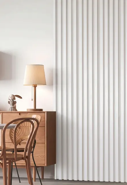 Wall Panel W blanco MF-W2307 instalado en un muro de living, MF Design