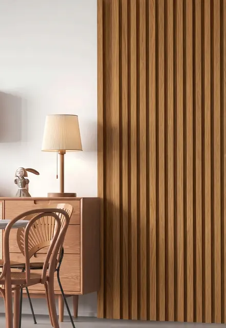 Wall Panel W roble miel MF-W2408 instalado en un muro de living, MF Design